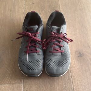 Altra Paradigm size 9.5w worn 6 times
